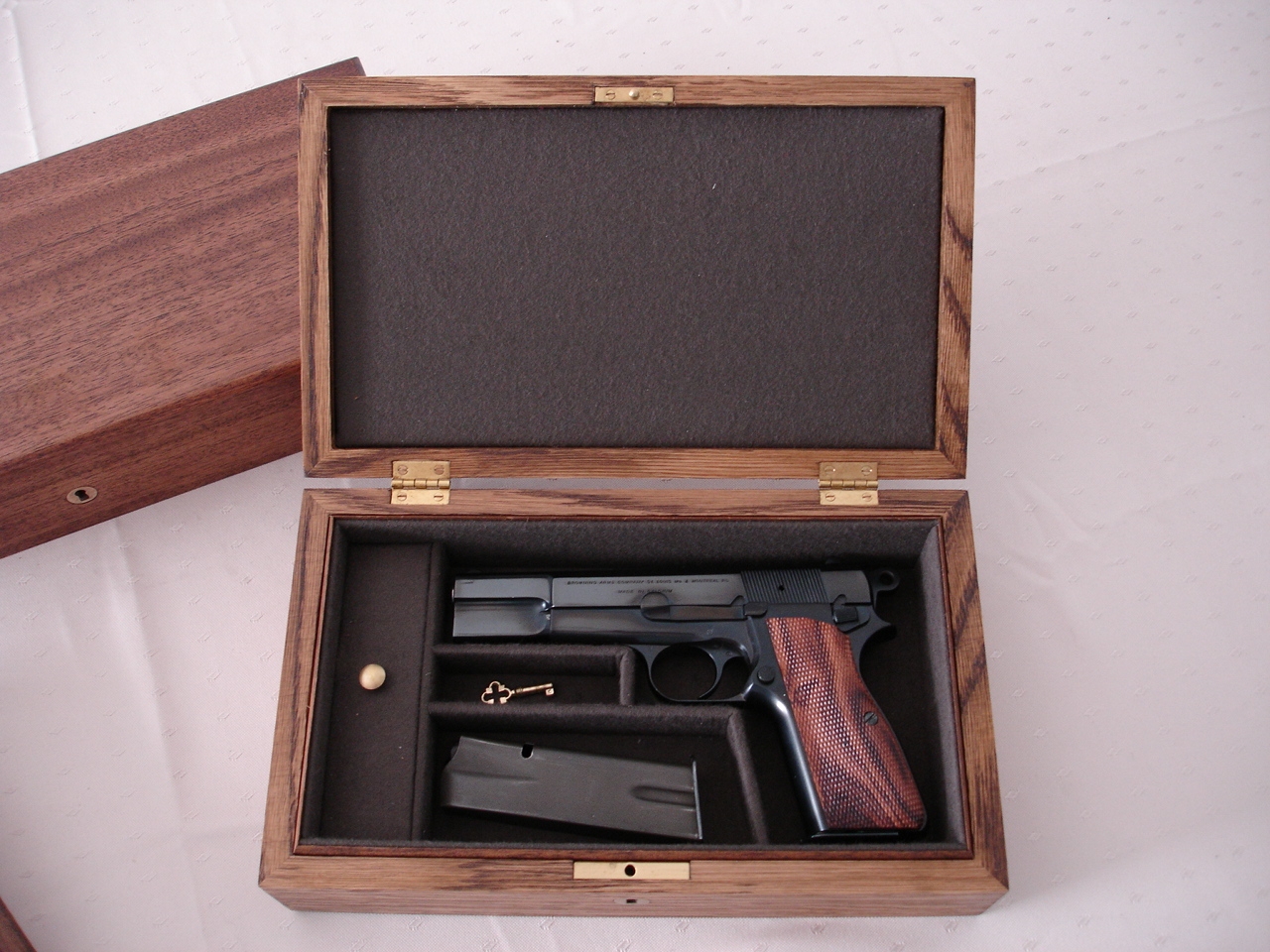 Browning HP Pistol T Series Wood Display Case. Order Ref.#08TS